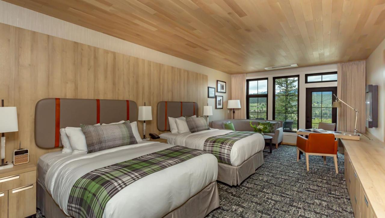 Headwaters Lodge At Eagle Ranch Resort Invermere Esterno foto