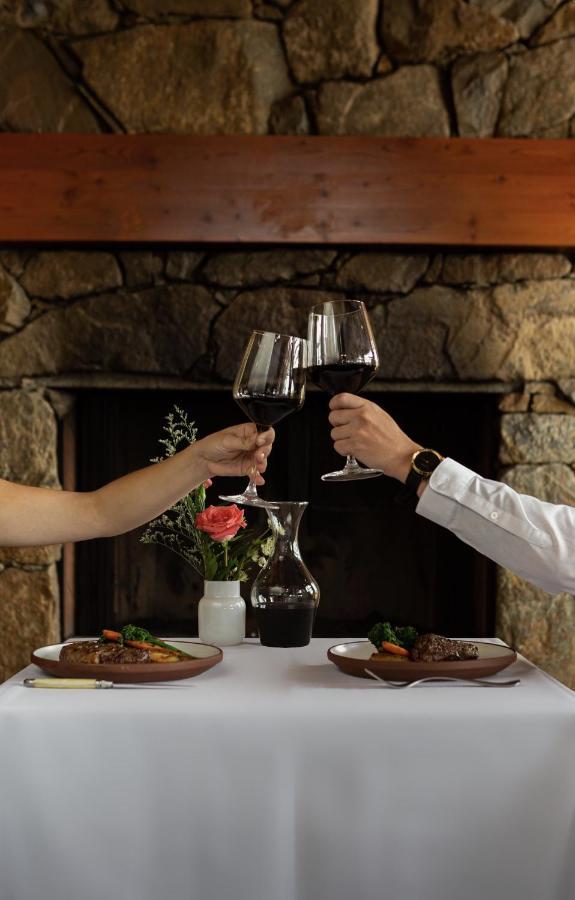 Headwaters Lodge At Eagle Ranch Resort Invermere Esterno foto